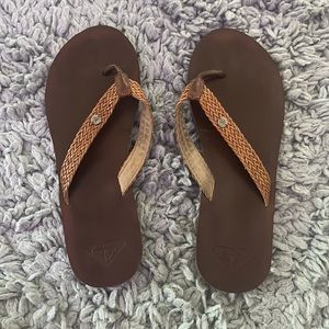 ROXY flip flops